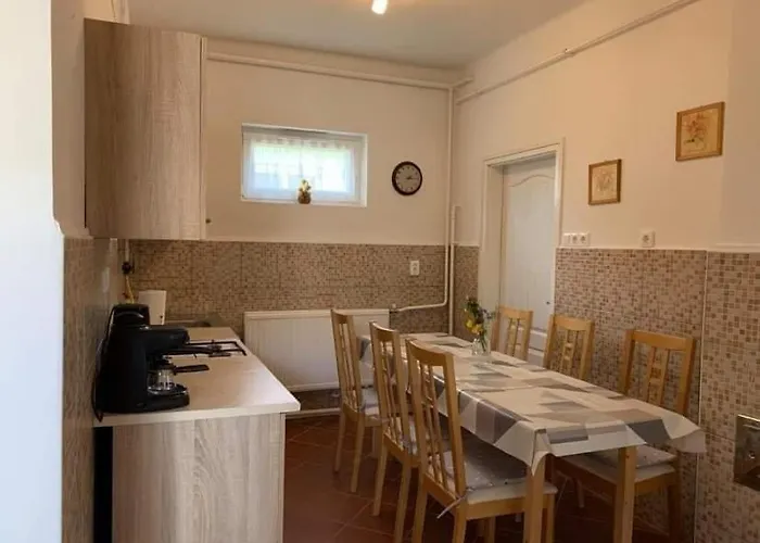 Aniko Nyaralohaz Apartmán